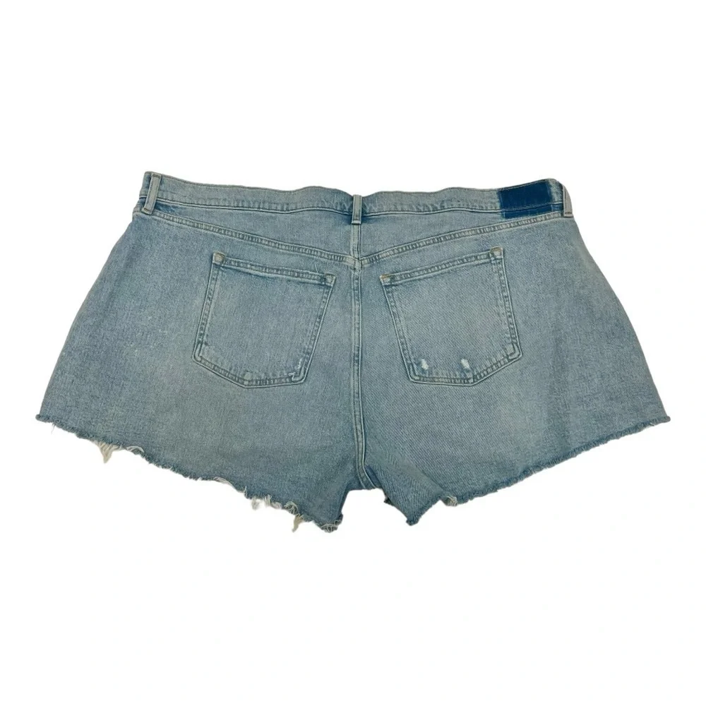 Abercrombie & Fitch Curve Love Mom Short Mid Rise Light Wash Denim Shorts NWT 36 - Picture 6 of 11